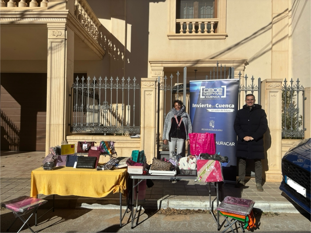 INVIERTE EN CUENCA RESPALDA Y SOLICITA APOYO PARA EL PROYECTO SONYSOL DE VENTA AMBULANTE DE BOLSOS